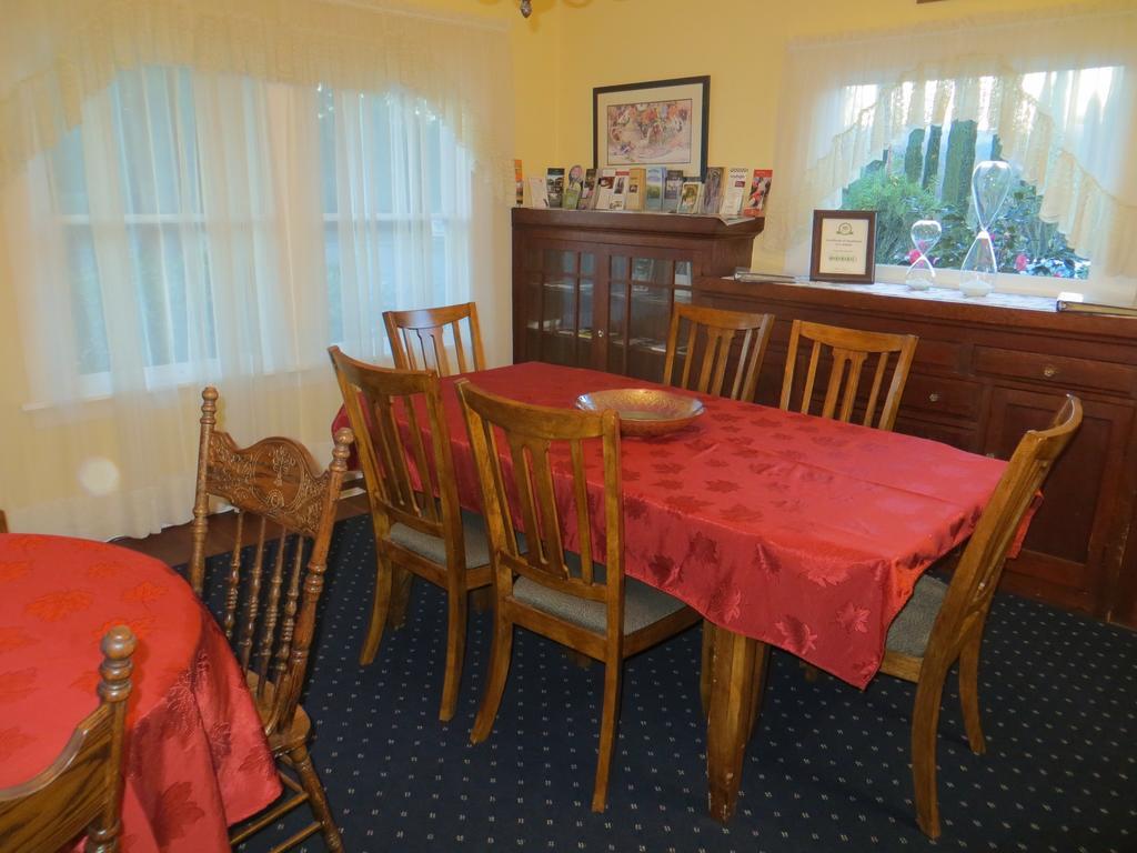 Shady Oaks Country Inn Света Елена Екстериор снимка