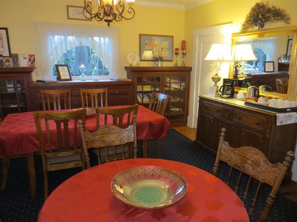 Shady Oaks Country Inn Света Елена Екстериор снимка