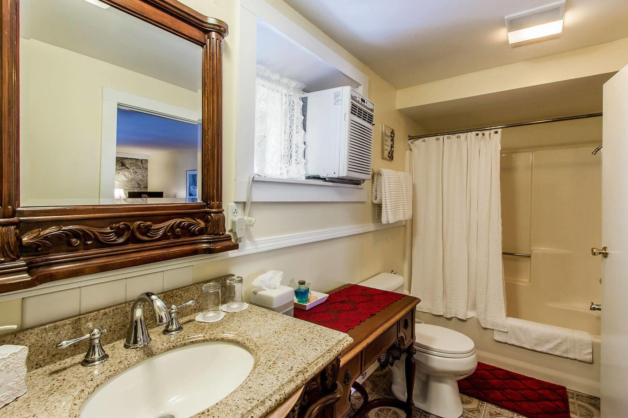 Shady Oaks Country Inn Света Елена Екстериор снимка