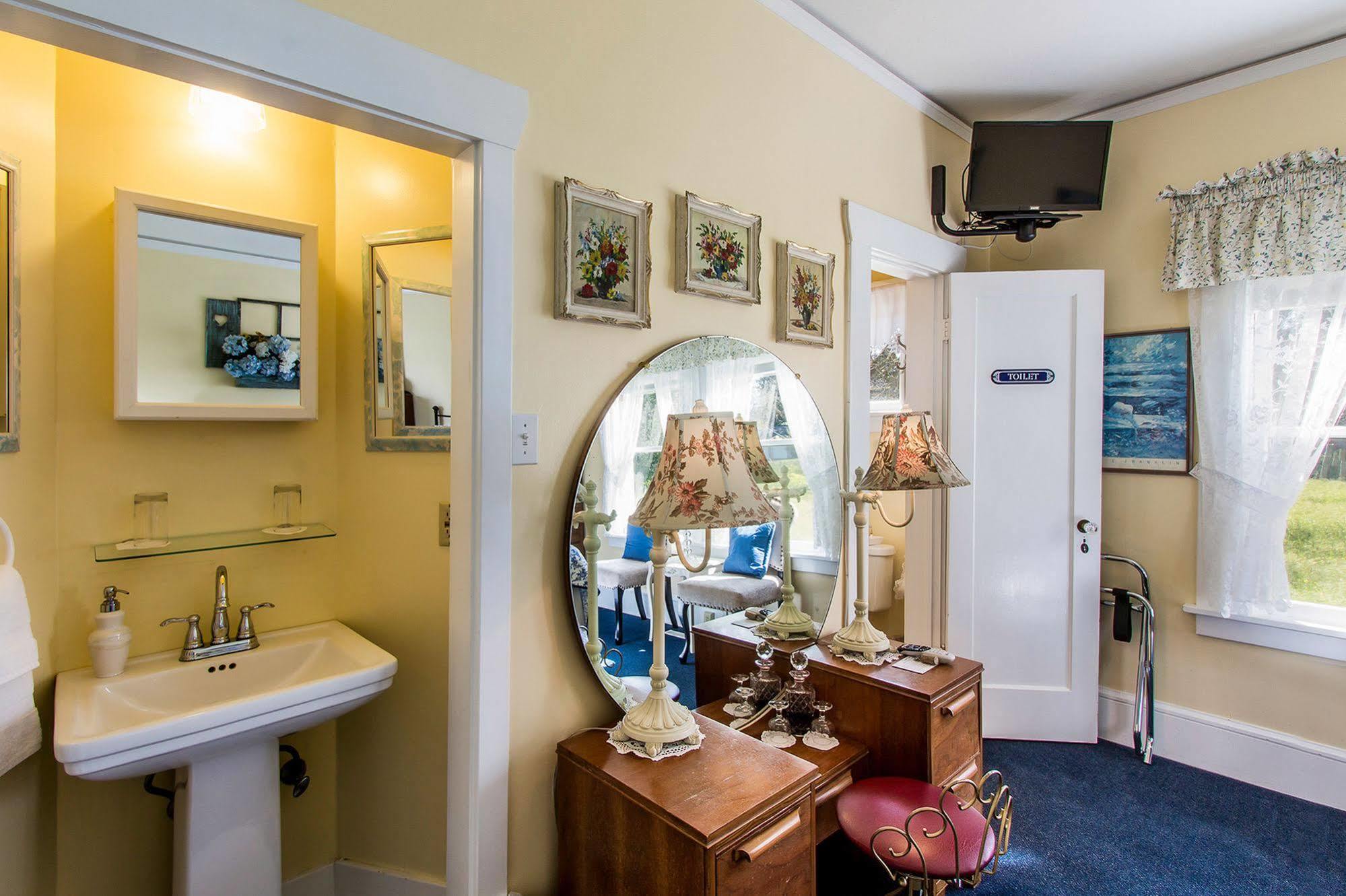 Shady Oaks Country Inn Света Елена Екстериор снимка