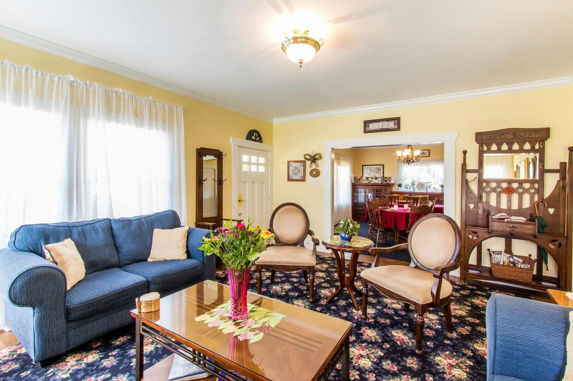 Shady Oaks Country Inn Света Елена Екстериор снимка
