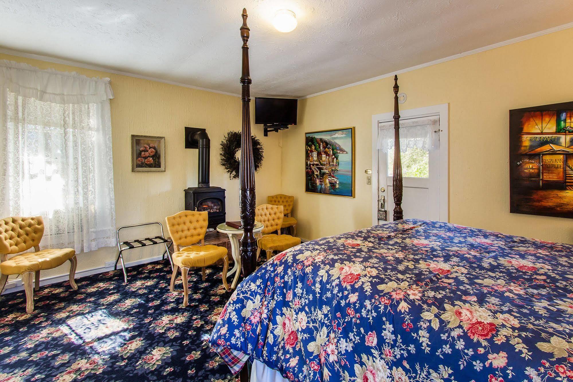 Shady Oaks Country Inn Света Елена Екстериор снимка